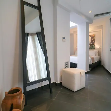Athinn * Atenas